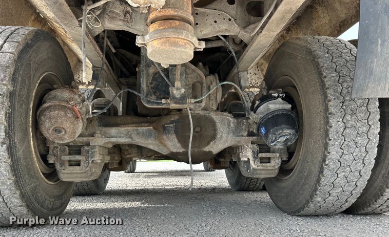 image for item EK4572 2002 Mack CH612 water truck