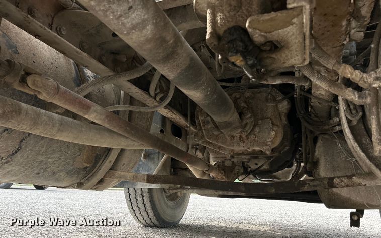 image for item EK4572 2002 Mack CH612 water truck