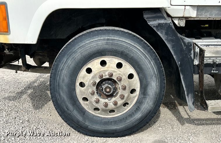 image for item EK4572 2002 Mack CH612 water truck