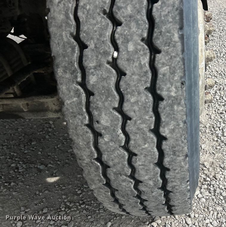 image for item EK4572 2002 Mack CH612 water truck