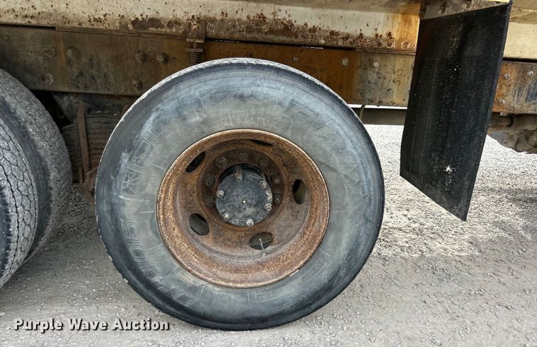 image for item EK4572 2002 Mack CH612 water truck