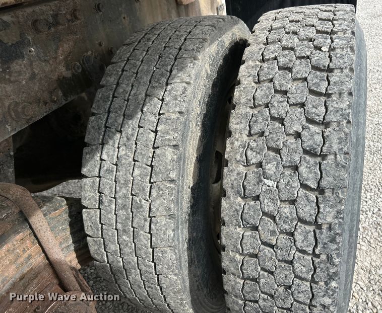 image for item EK4572 2002 Mack CH612 water truck