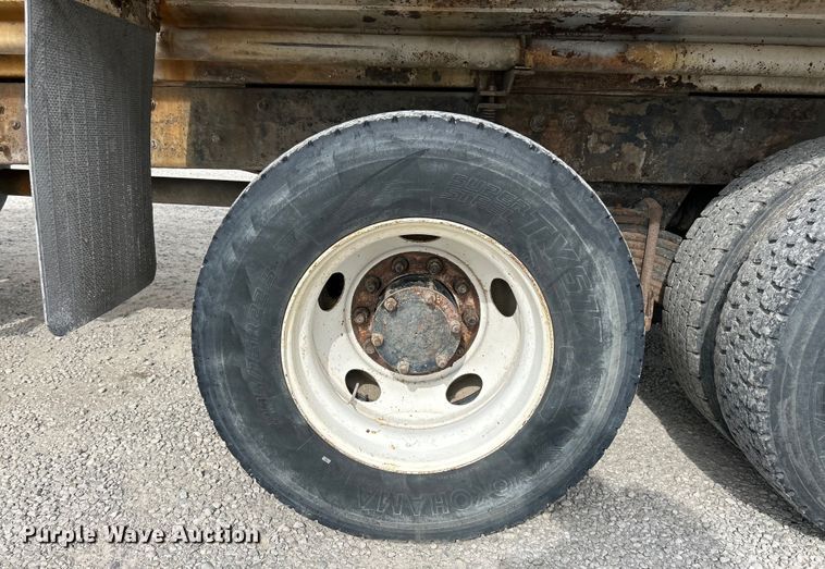 image for item EK4572 2002 Mack CH612 water truck