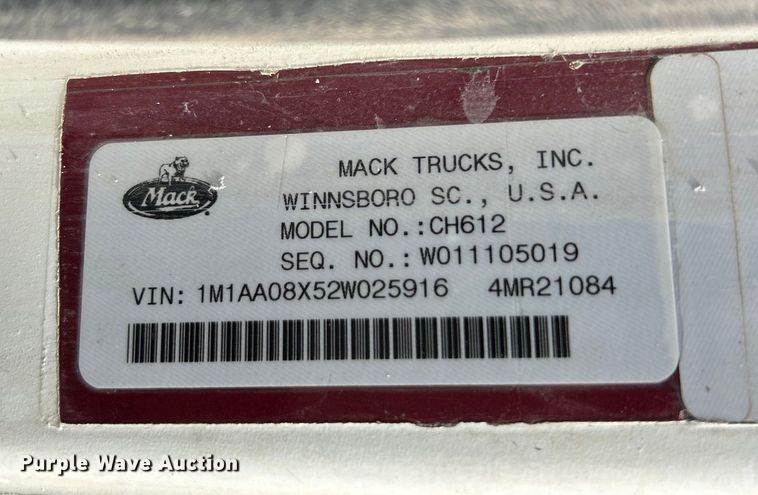 image for item EK4572 2002 Mack CH612 water truck
