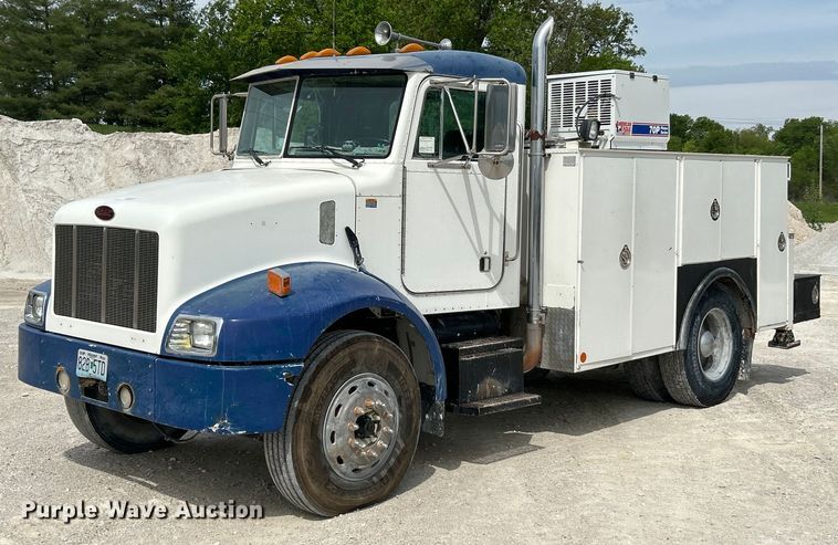 image for item EK4577 2001 Peterbilt  PB330 utility / service truck