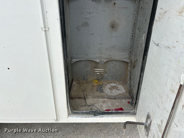 image for item EK4577 2001 Peterbilt  PB330 utility / service truck