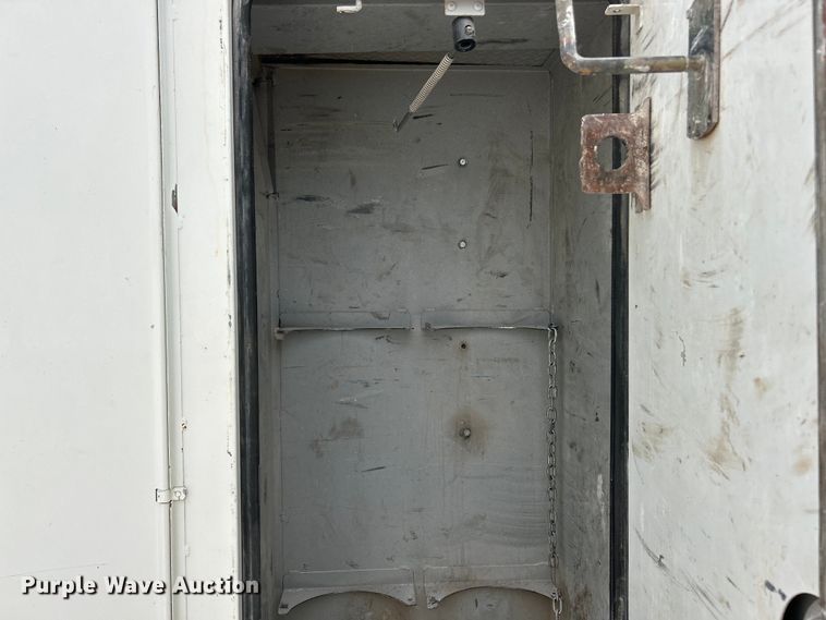 image for item EK4577 2001 Peterbilt  PB330 utility / service truck