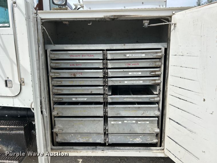 image for item EK4577 2001 Peterbilt  PB330 utility / service truck