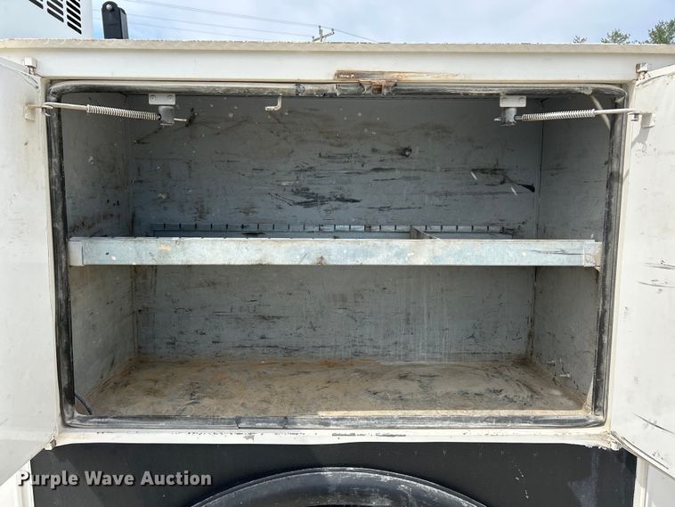 image for item EK4577 2001 Peterbilt  PB330 utility / service truck