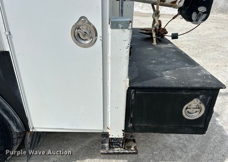 image for item EK4577 2001 Peterbilt  PB330 utility / service truck