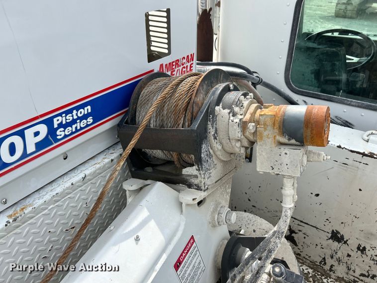 image for item EK4577 2001 Peterbilt  PB330 utility / service truck