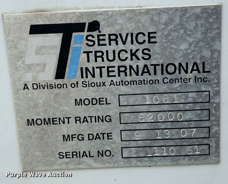 image for item EK4577 2001 Peterbilt  PB330 utility / service truck