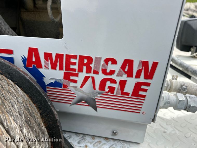 image for item EK4577 2001 Peterbilt  PB330 utility / service truck