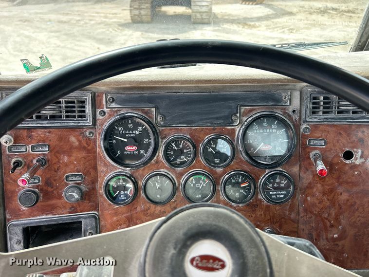 image for item EK4577 2001 Peterbilt  PB330 utility / service truck