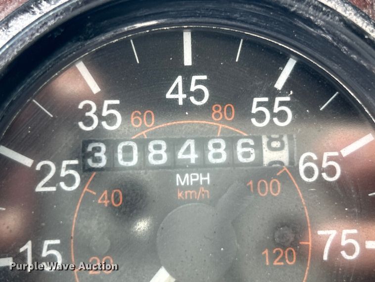 image for item EK4577 2001 Peterbilt  PB330 utility / service truck