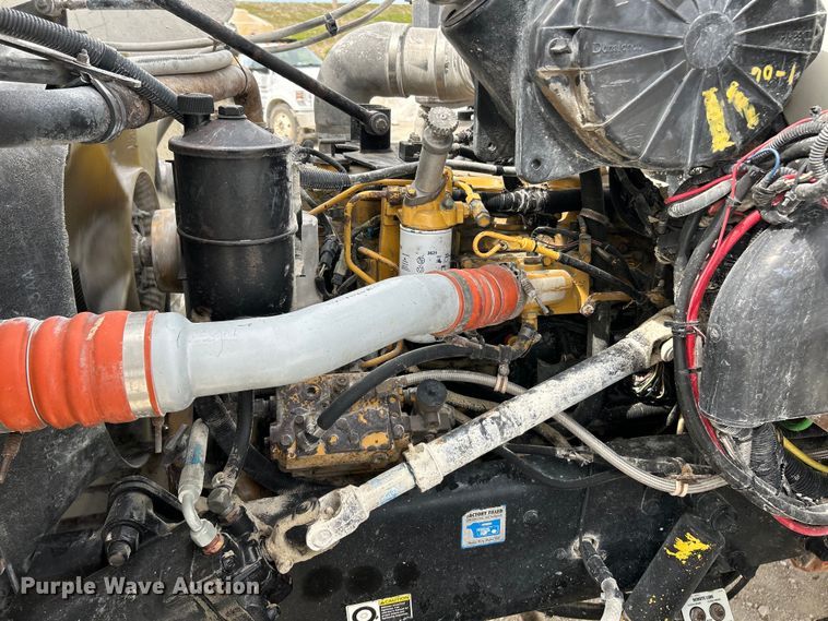 image for item EK4577 2001 Peterbilt  PB330 utility / service truck