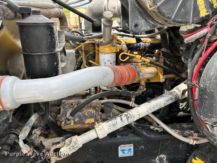 image for item EK4577 2001 Peterbilt  PB330 utility / service truck