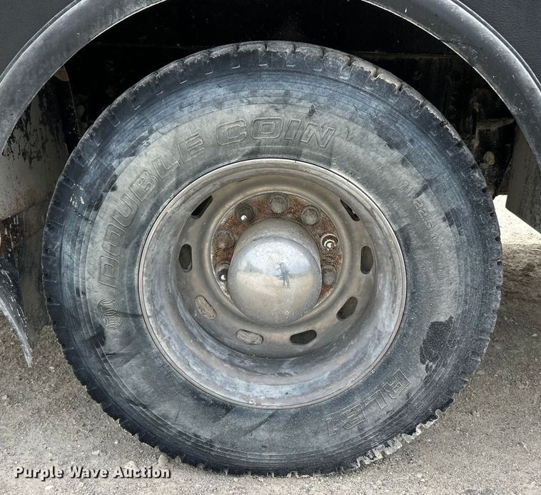 image for item EK4577 2001 Peterbilt  PB330 utility / service truck