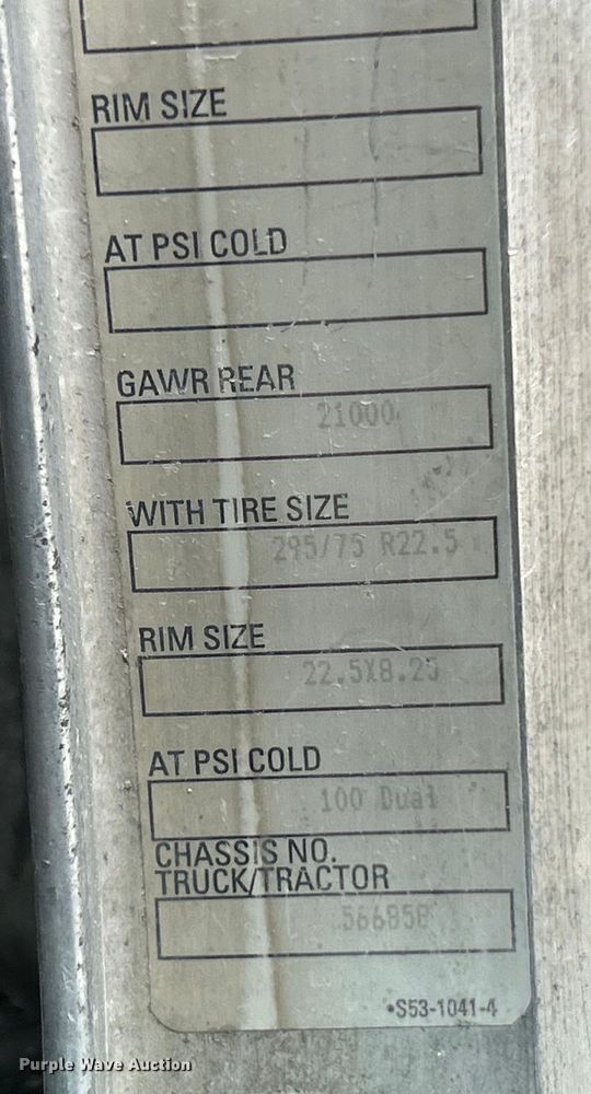 image for item EK4577 2001 Peterbilt  PB330 utility / service truck