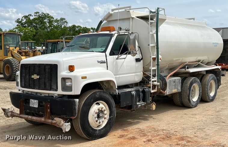 image for item EK4580 1994 GMC Topkick C6500 water truck