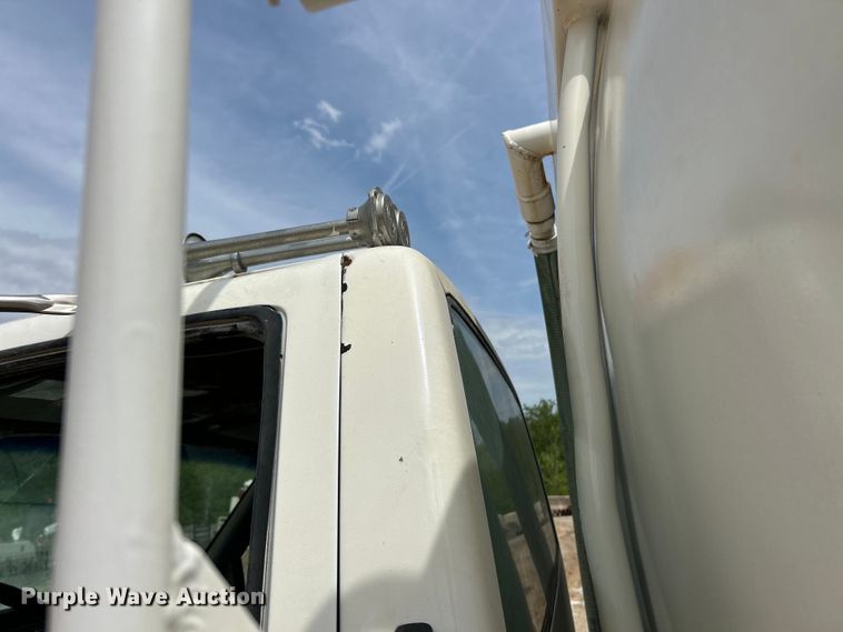 image for item EK4580 1994 GMC Topkick C6500 water truck