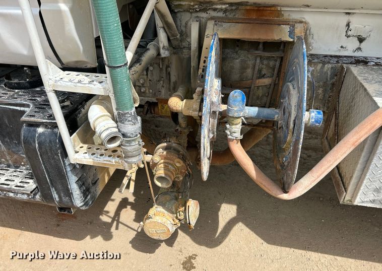 image for item EK4580 1994 GMC Topkick C6500 water truck