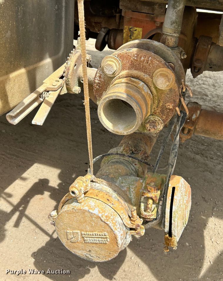 image for item EK4580 1994 GMC Topkick C6500 water truck