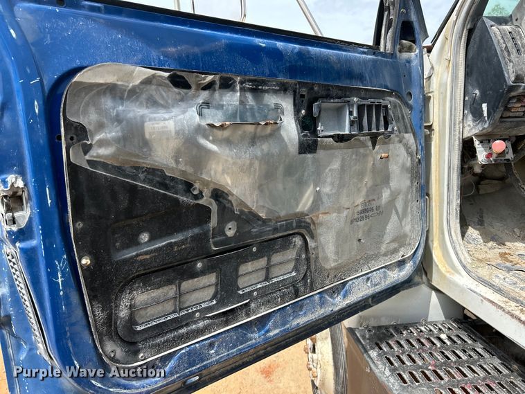 image for item EK4580 1994 GMC Topkick C6500 water truck