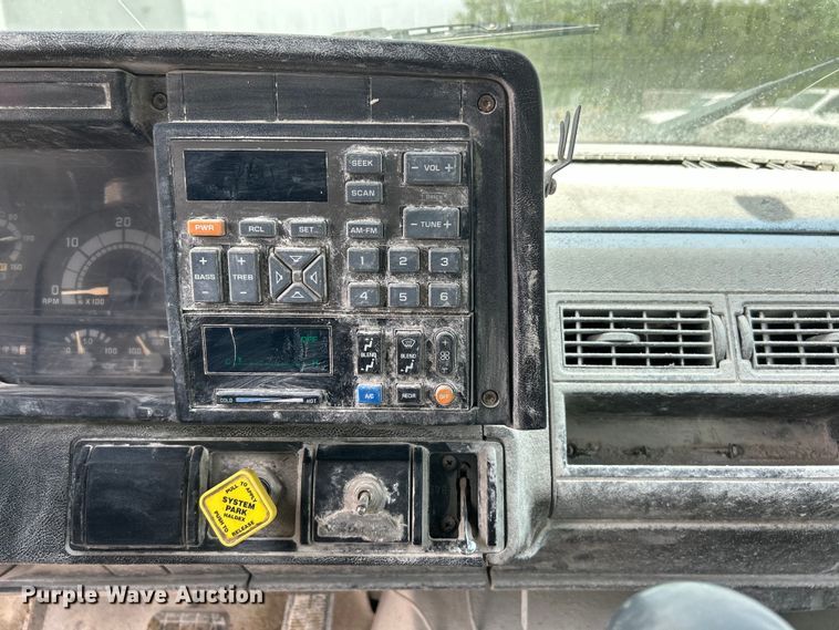 image for item EK4580 1994 GMC Topkick C6500 water truck