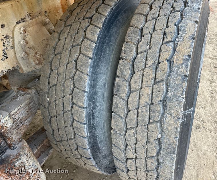 image for item EK4580 1994 GMC Topkick C6500 water truck