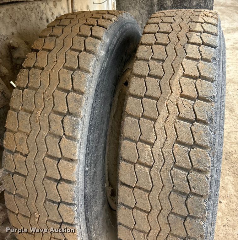 image for item EK4580 1994 GMC Topkick C6500 water truck