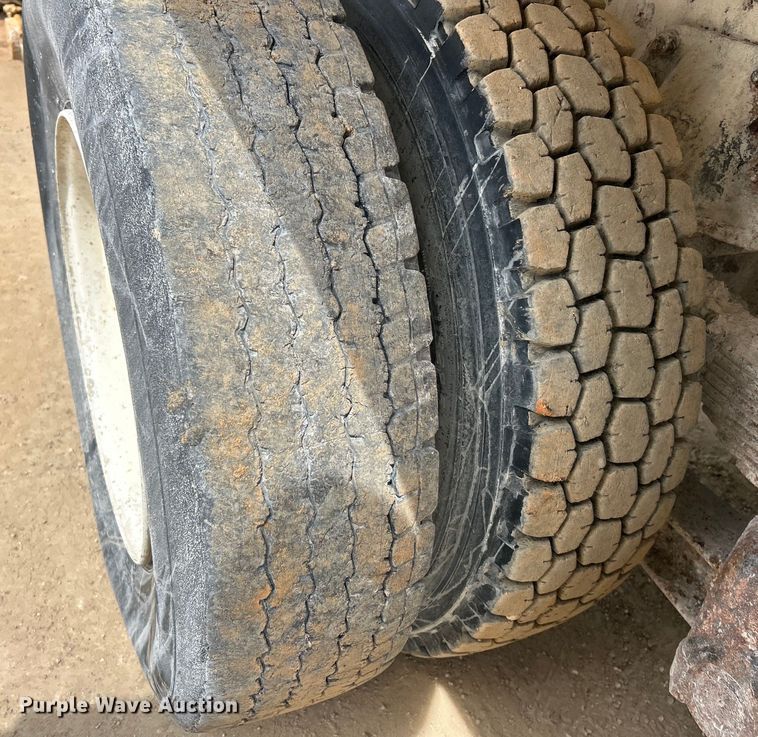 image for item EK4580 1994 GMC Topkick C6500 water truck