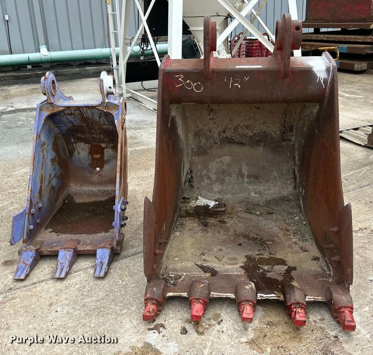 image for item EK4587 (2) excavator buckets
