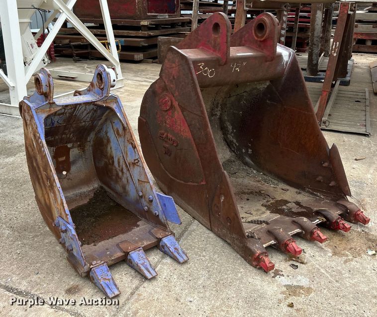 image for item EK4587 (2) excavator buckets