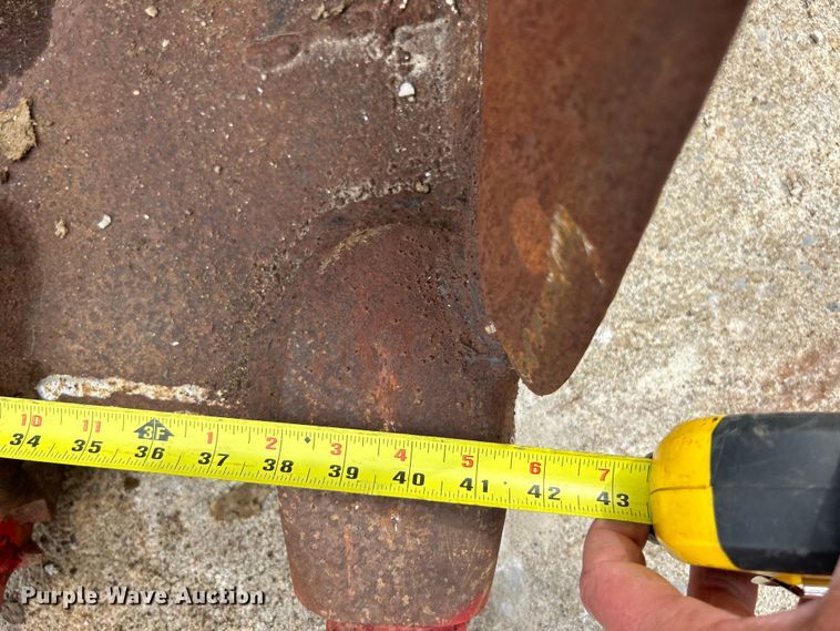 image for item EK4587 (2) excavator buckets