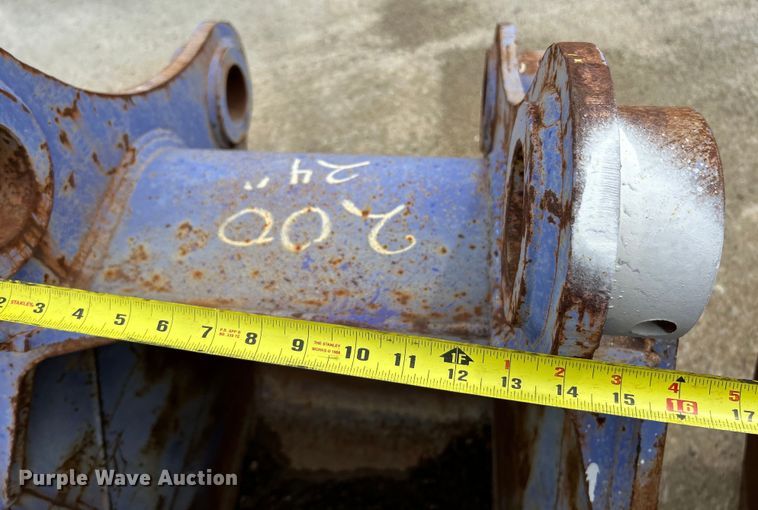 image for item EK4587 (2) excavator buckets