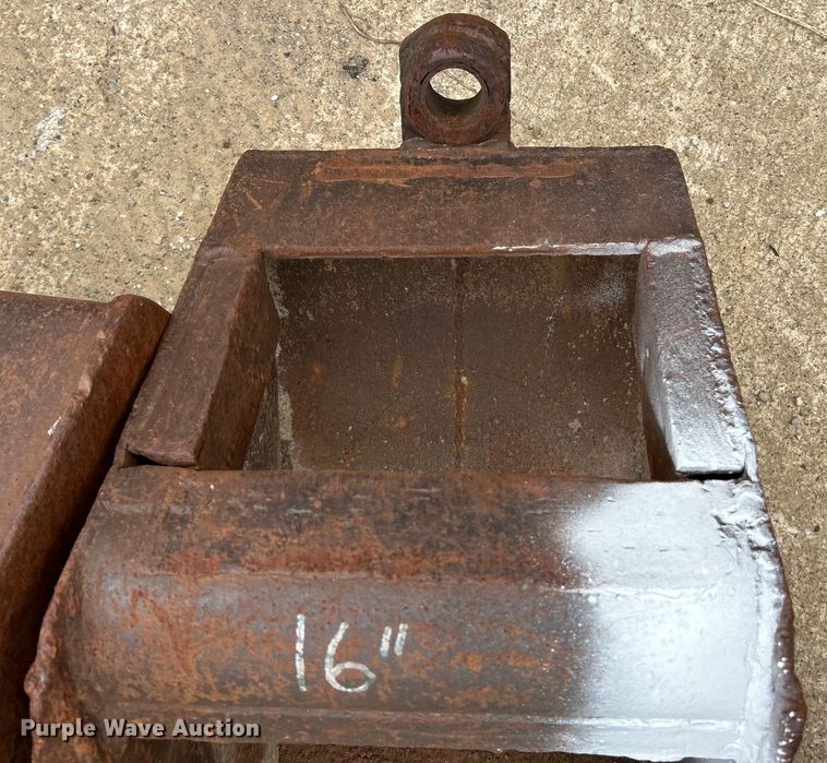image for item EK4588 (4) Wain Roy excavator buckets 