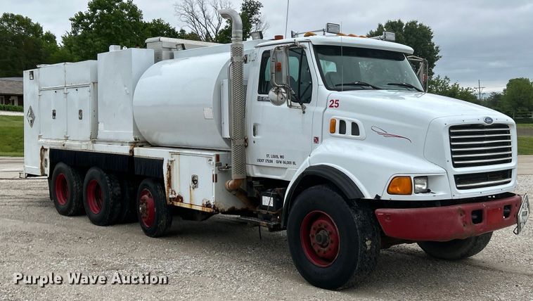 image for item EK4590 1997 Ford LT9513 utility / service truck