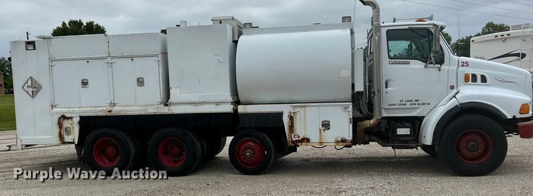 image for item EK4590 1997 Ford LT9513 utility / service truck