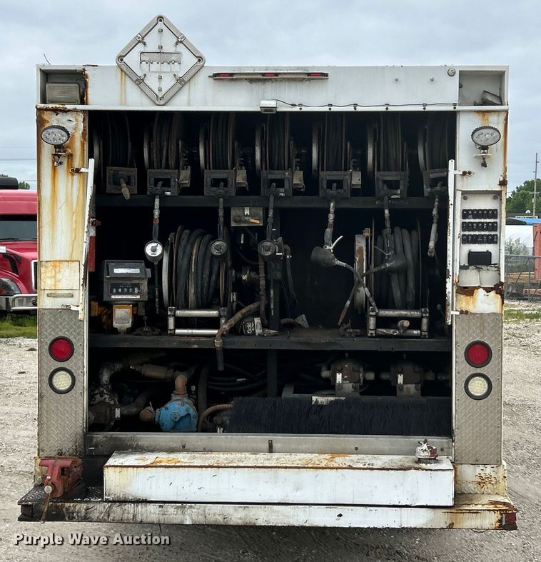 image for item EK4590 1997 Ford LT9513 utility / service truck