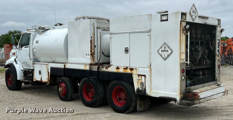 image for item EK4590 1997 Ford LT9513 utility / service truck