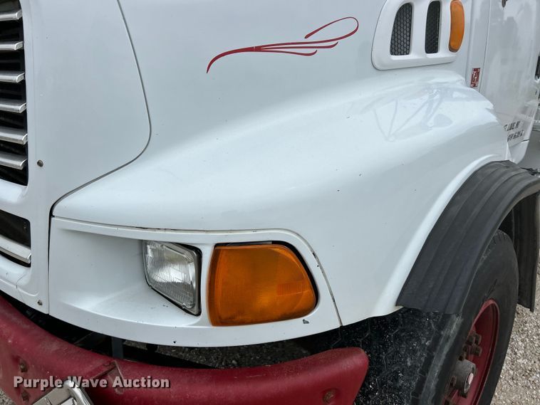 image for item EK4590 1997 Ford LT9513 utility / service truck