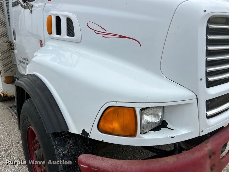 image for item EK4590 1997 Ford LT9513 utility / service truck