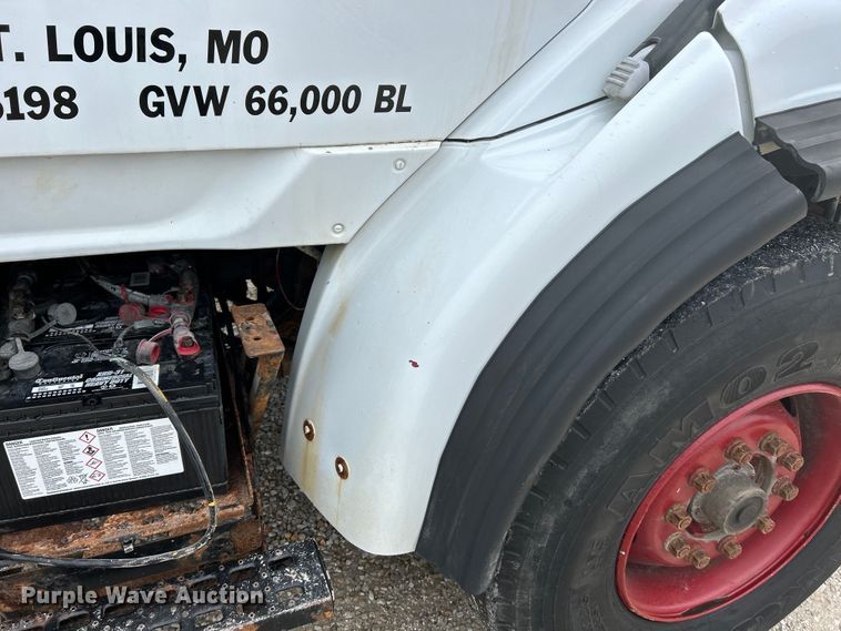 image for item EK4590 1997 Ford LT9513 utility / service truck