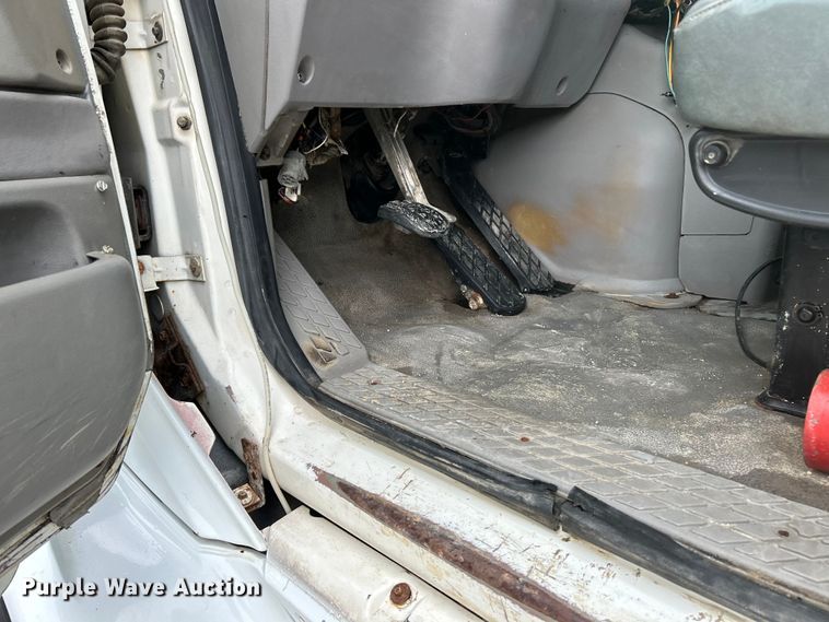 image for item EK4590 1997 Ford LT9513 utility / service truck