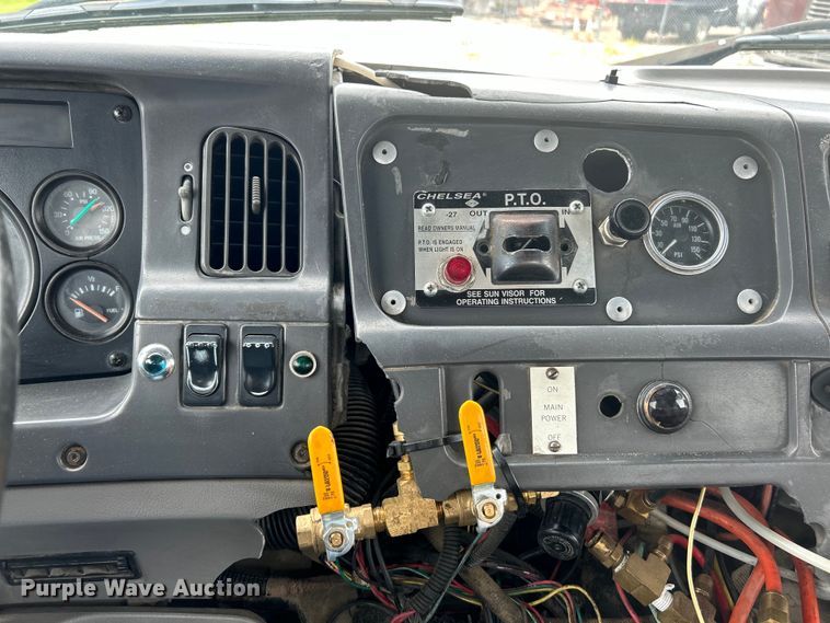 image for item EK4590 1997 Ford LT9513 utility / service truck