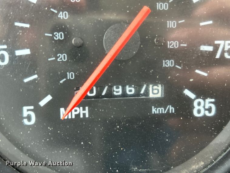 image for item EK4590 1997 Ford LT9513 utility / service truck