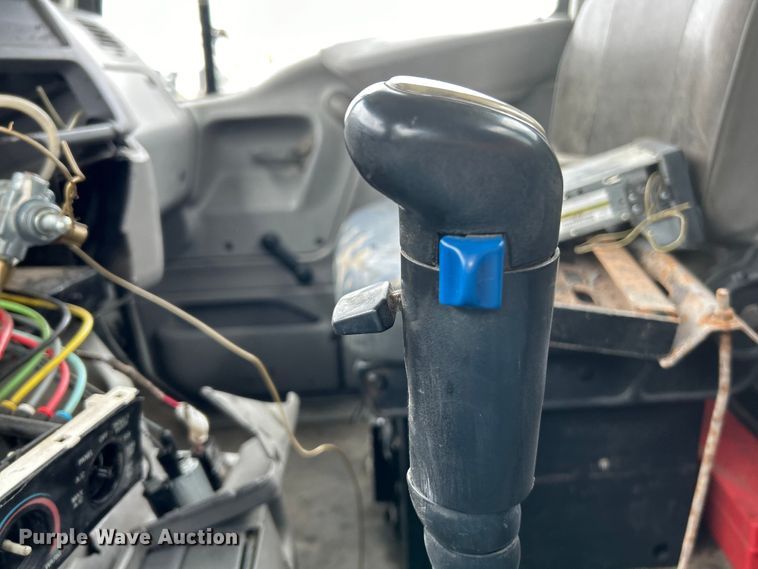 image for item EK4590 1997 Ford LT9513 utility / service truck