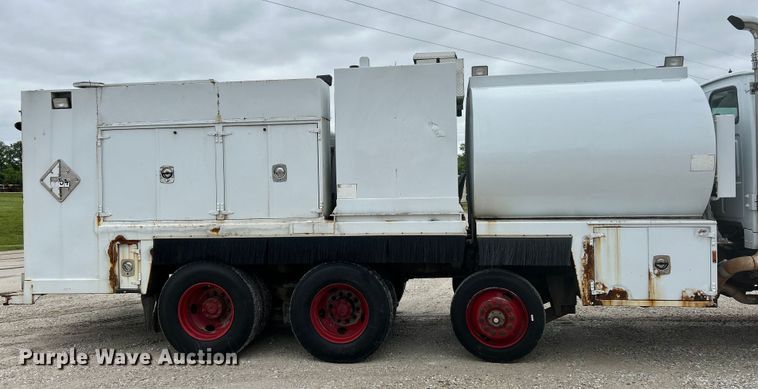 image for item EK4590 1997 Ford LT9513 utility / service truck