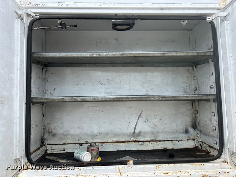 image for item EK4590 1997 Ford LT9513 utility / service truck